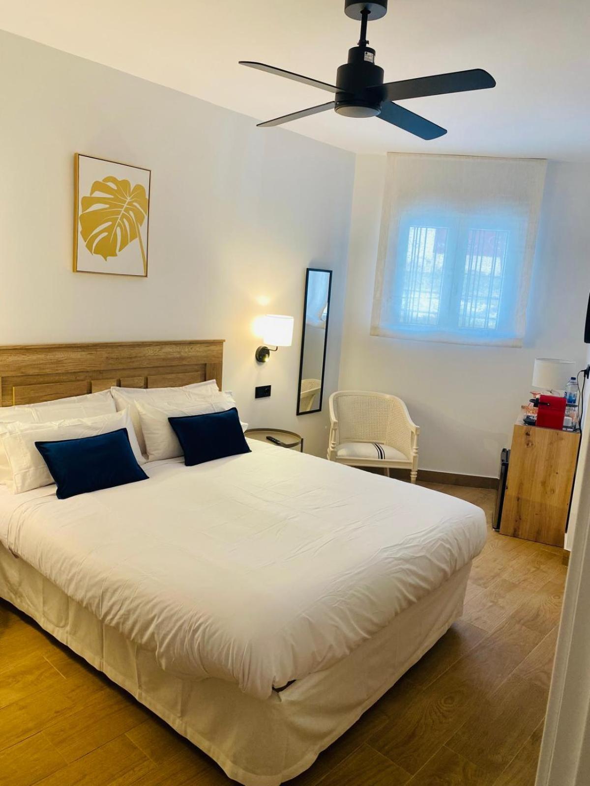 El Parador Del Cesar Boutique, Aparcamiento Gratis Hostel เมรีดา ภายนอก รูปภาพ